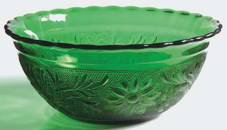 Sandwich Forest Green 7" Scalloped Bowl