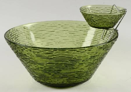 Soreno Avocado Green 11" Chip & Dip Set with Metal Holder