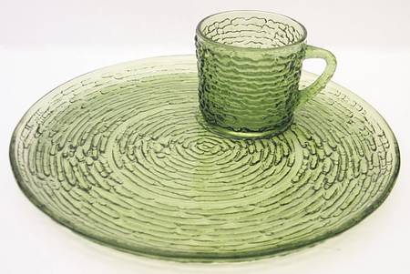 Soreno Avocado Green Snack Plate & Cup Set