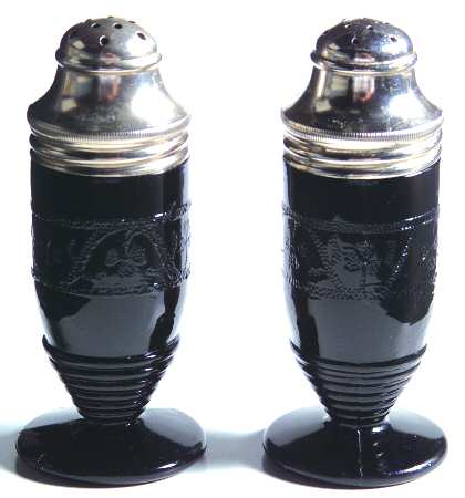 Cloverleaf Black Footed Shaker Set & Metal Lids