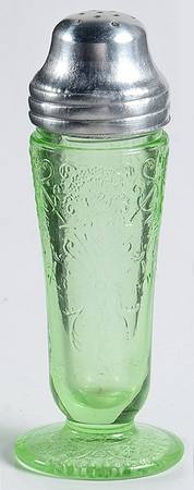 Florentine 2 Green Footed Shaker & Metal Lid