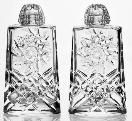 Pinwheel Shaker Set with Glass Lids