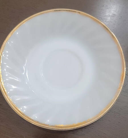 Swirl Golden Shell Lustre Saucer Only