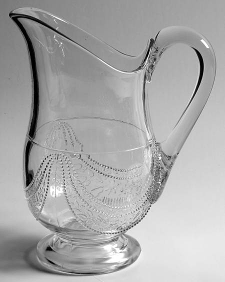Garfield Drape 32 Oz Pitcher