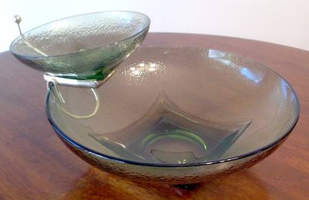 Pebbletone Green Chip & Dip Bowls with Metal Holder