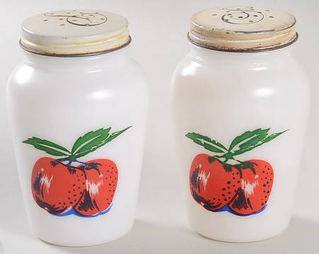 Apple Salt and Pepper Shakers with Metal Lids