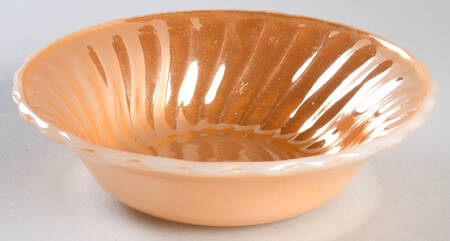Peach Lustre Shell Cereal Bowl