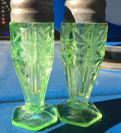 X Design Green Footed Shaker Set & Metal Lids