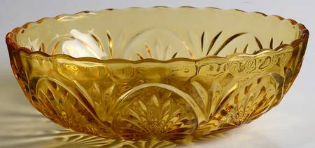 Medallion Honey Gold 8" Salad/Fruit/Dessert/Chip Serving Bowl by Anchor Hocking