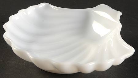 Anchorwhite (Anchorware) Shell-Shape Open Candy Dish