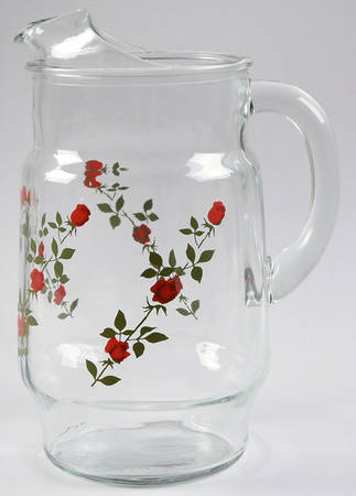 Red Roses (Newer) 88 Oz Pitcher