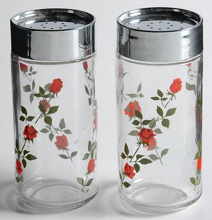 Red Roses (Newer) Shaker Set & Plastic Lids