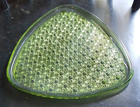 Triangle Green Snack Plate No Cup