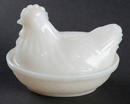 Animals & Figurines Small Hen on Nest