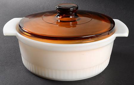 Hospitality Ovenware 2 Quart Round Covered Casserole