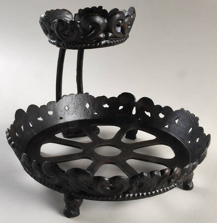 Venetian Hammered Metal Holder for Chip & Dip