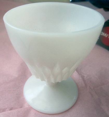 Starlite Milkglass Champagne/Tall Sherbet