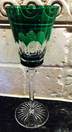 Lynn Linne Emerald Green Wine