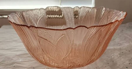 Canterbury Pink 9" Salad Bowl