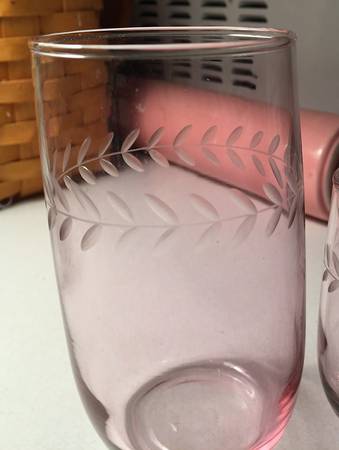 Laurel Pink Highball Glass