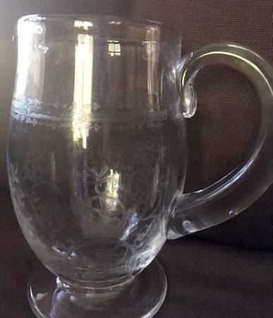 Lafayette 42 Oz Pitcher