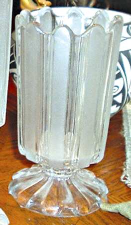 Frosted Ribbon Open Spooner