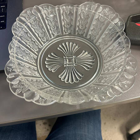 Paneled Daisy Clear Round Crimped Bowl
