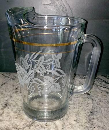 Decoration 806 Clear (Gold Trim) Ice Lip Pitcher