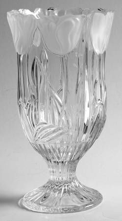 Tulip 7" Footed Vase