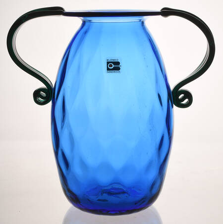 Vases #9421 9" Double Handled Vase
