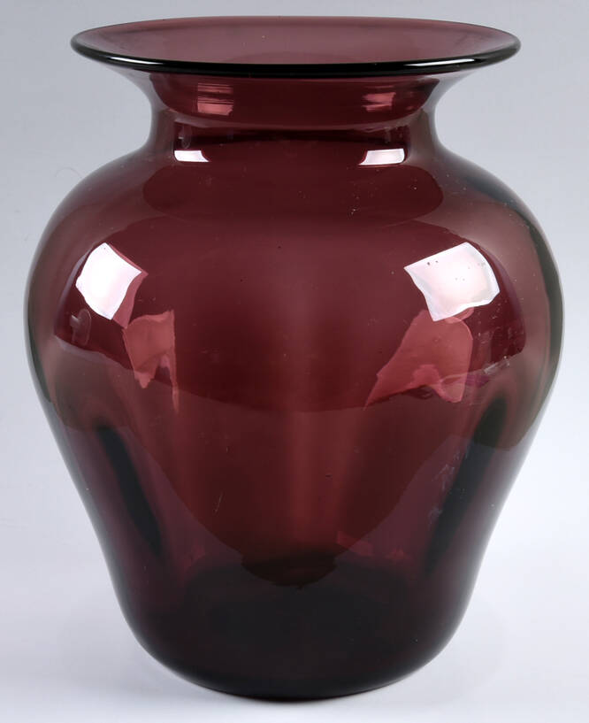 Vases #827S 9" Vase