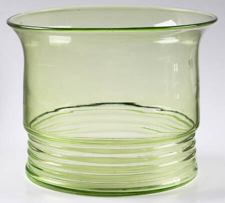 Bowls & Centerpieces #2202 9" Rippled Bowl