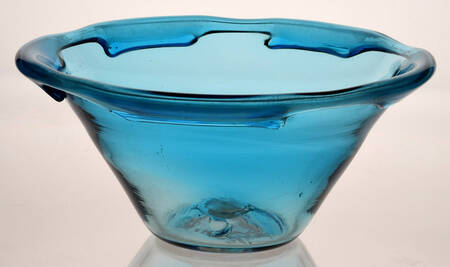 Bowls & Centerpieces #593 8" Folded Bowl