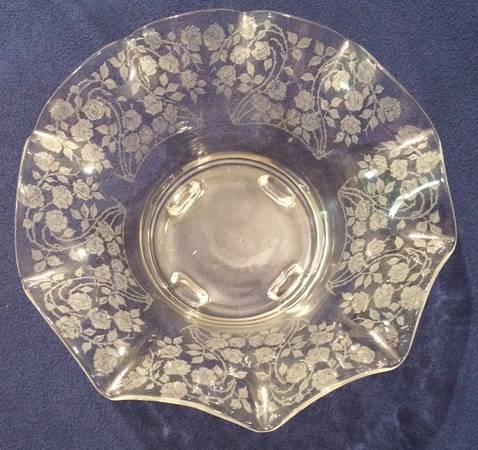 Rose Marie 11" Round Crimped Bowl