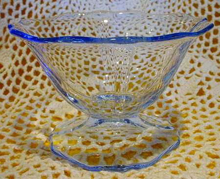 3400 Blue 3400/15 5 1/2" High X 4" Wide Comport