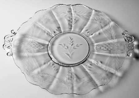 Achilles (Stem 3121) Handled Cake Plate