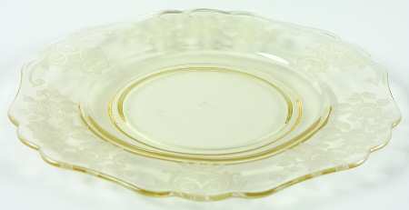 Apple Blossom Yellow (Stem 3130) Shape 3400 9 1/2" Dinner Plate