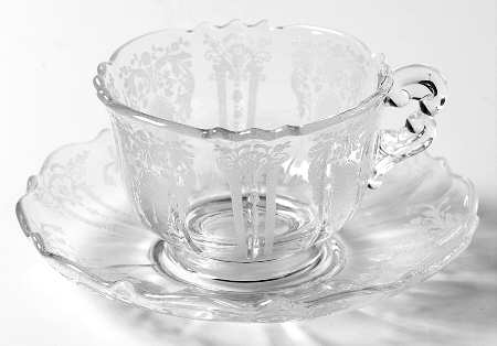 Candlelight Shape 3900 Cup and Saucer Set