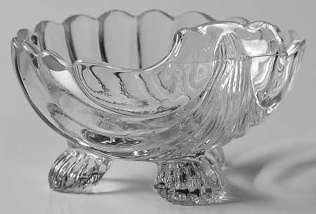 Caprice Clear (Stem 300) Shell Shape 3-Toed Ashtray