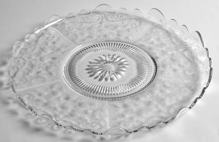 Chantilly Martha/166 14" Cupped Cabaret Plate