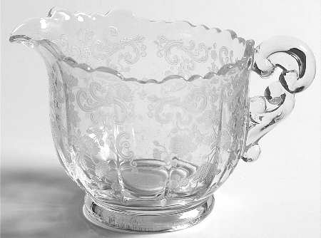 Chantilly Martha/252 Plain Foot Creamer by Cambridge