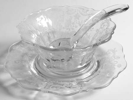 Chantilly Mayonnaise W/Ladle & Underplate (Shape 3900)