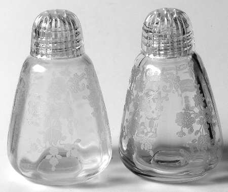 Chantilly Shaker Set & Plastic Lids