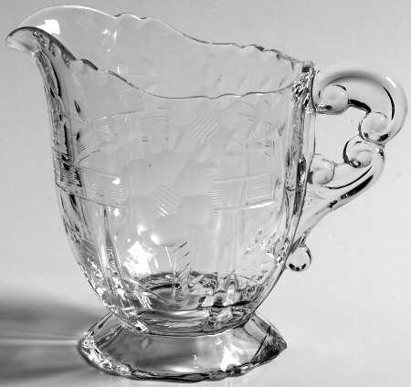 Lucia 3400/68 Footed Creamer