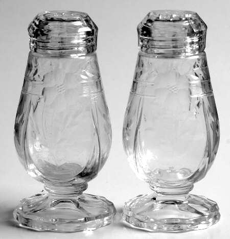 Lucia 3400/77 Footed Shaker Set with Glass Lids