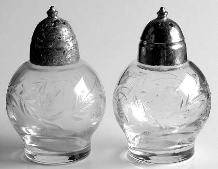 Lynbrook Shaker Set w/Metal Lids