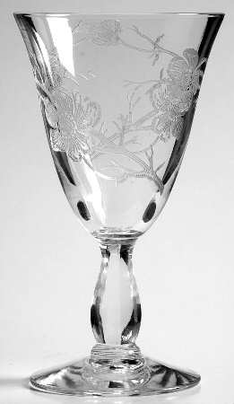 Magnolia Clear Wine Glass