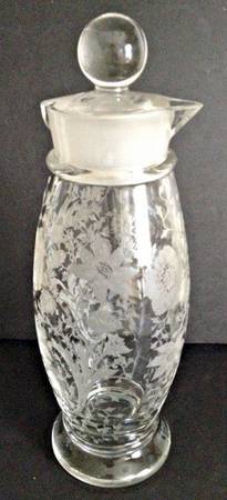 Wildflower Clear 32 Oz Cocktail Shaker with Lid