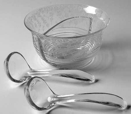 Ye Olde Ivy (3 Piece) Twin Salad Dressing Set (Bowl &2 Ladles)