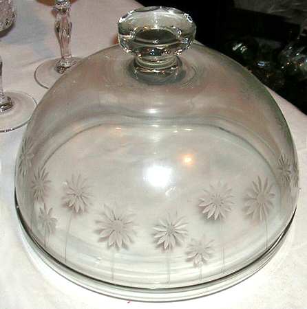Charlotte Cake Plate with Glass Dome